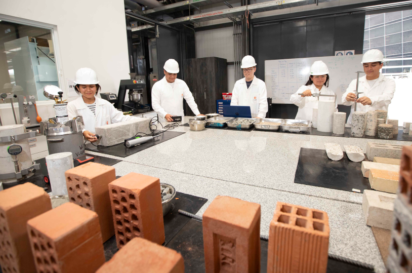 Conoce los laboratorios de Ingeniería Civil